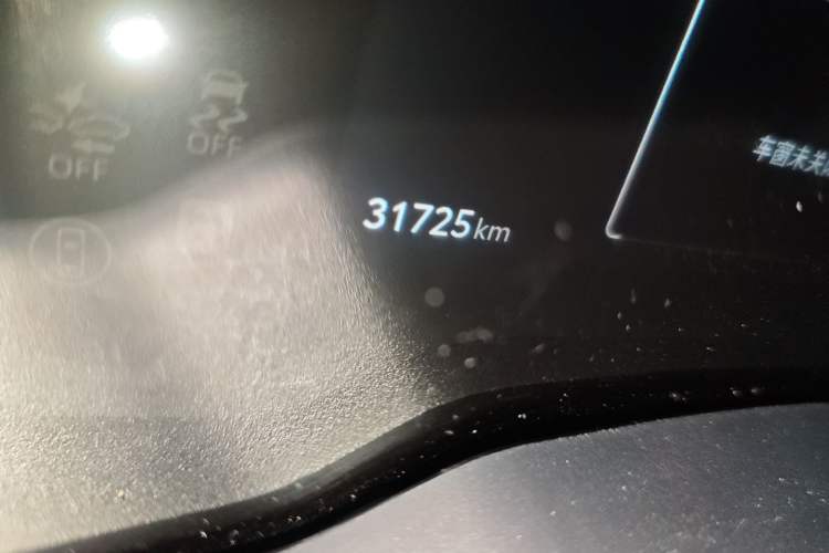 Used Toyota FRONTLANDER 2023 2.0L Smart Electric Hybrid Dual-Engine Luxury Edition Odometer Close Up