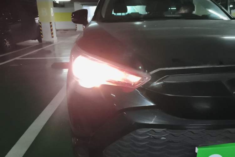 Used Toyota FRONTLANDER 2023 2.0L CVT Elite Edition Right Front Headlight