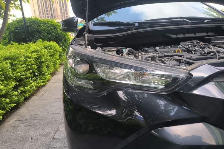 Used Toyota FRONTLANDER 2023 2.0L CVT Elite Edition Right Front Headlight