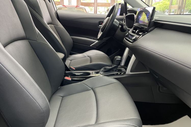 Used Toyota FRONTLANDER 2023 2.0L Smart Electric Hybrid Dual-Engine Deluxe Version Right Front Seat