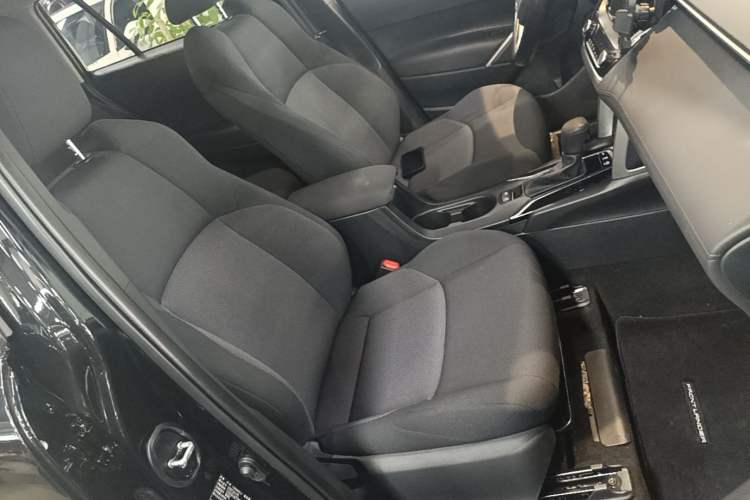 Used Toyota FRONTLANDER 2023 2.0L CVT Elite Edition Right Front Seat