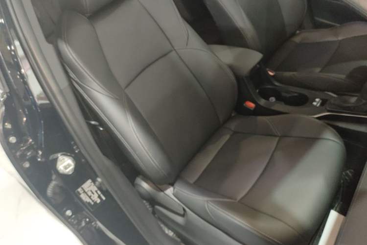 Used Toyota FRONTLANDER 2023 2.0L CVT Leading Edition Right Front Seat