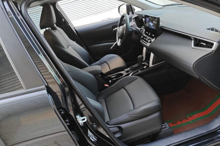 Used Toyota FRONTLANDER 2023 2.0L Smart Electric Hybrid Dual-Engine Luxury Edition Right Front Seat