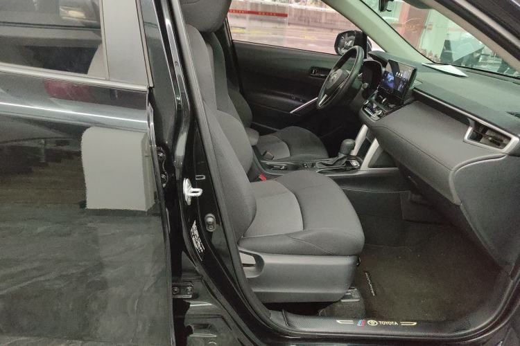 Used Toyota FRONTLANDER 2023 2.0L CVT Leading Edition Right Front Seat