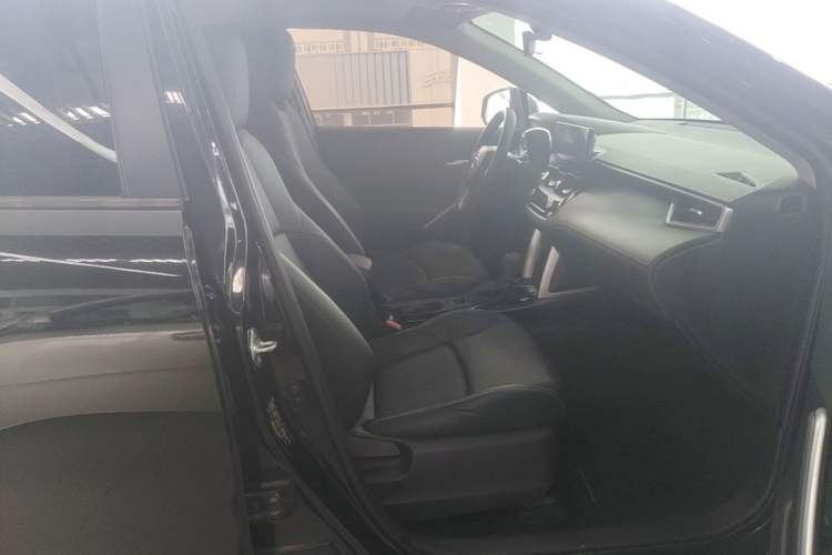 Used Toyota FRONTLANDER 2023 2.0L CVT Luxury Edition Right Front Seat