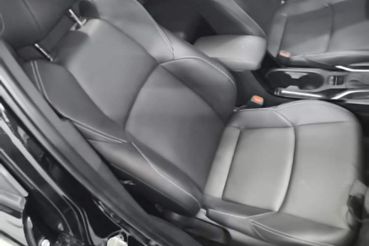 Used Toyota FRONTLANDER 2023 2.0L Smart Electric Hybrid Dual-Engine Luxury Edition Right Front Seat