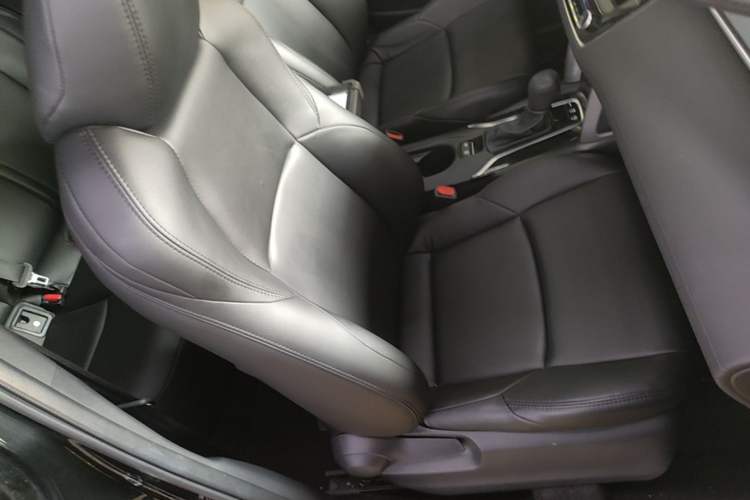 Used Toyota FRONTLANDER 2023 2.0L CVT Leading Edition Right Front Seat