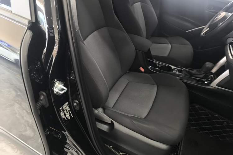 Used Toyota FRONTLANDER 2023 2.0L CVT Elite Edition Right Front Seat