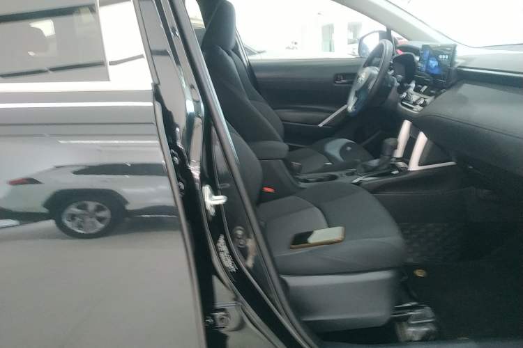 Used Toyota FRONTLANDER 2023 2.0L CVT Leading Edition Right Front Seat