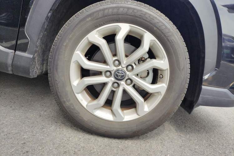 Used Toyota FRONTLANDER 2023 2.0L CVT Leading Edition Right Front Wheel Hub