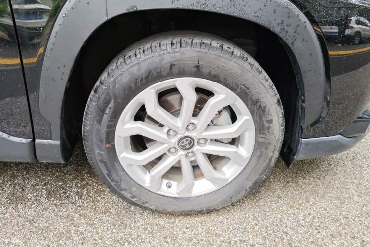 Used Toyota FRONTLANDER 2023 2.0L CVT Elite Edition Right Front Wheel Hub