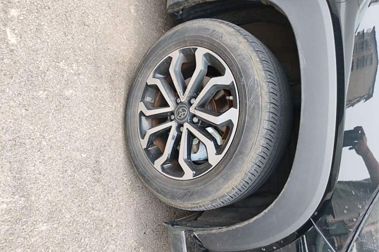 Used Toyota FRONTLANDER 2023 2.0L Smart Electric Hybrid Dual-Engine Luxury Edition Right Front Wheel Hub