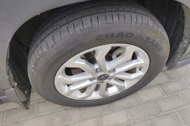 Used Toyota FRONTLANDER 2023 2.0L CVT Leading Edition Right Front Wheel Hub
