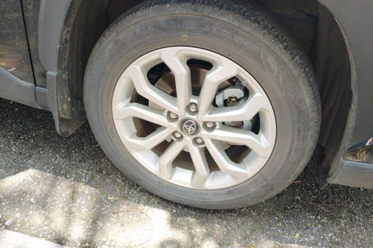 Used Toyota FRONTLANDER 2023 2.0L CVT Leading Edition Right Front Wheel Hub