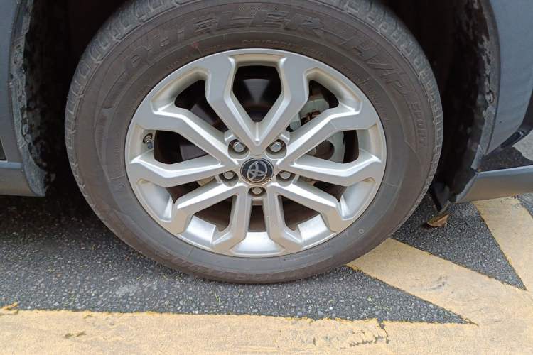 Used Toyota FRONTLANDER 2023 2.0L CVT Elite Edition Right Front Wheel Hub