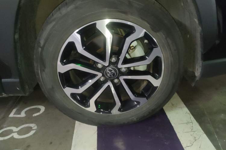 Used Toyota FRONTLANDER 2023 2.0L CVT Luxury Edition Right Front Wheel Hub