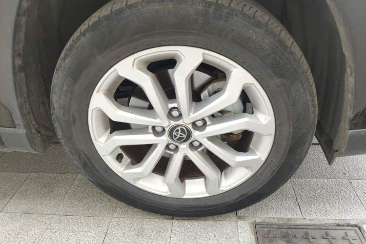 Used Toyota FRONTLANDER 2023 2.0L Smart Electric Hybrid Dual-Engine Leading Edition Right Front Wheel Hub