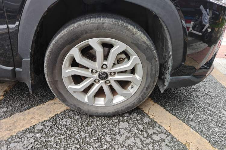Used Toyota FRONTLANDER 2023 2.0L CVT Elite Edition Right Front Wheel Hub