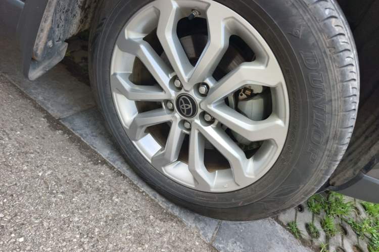Used Toyota FRONTLANDER 2023 2.0L Smart Electric Hybrid Dual-Engine Leading Edition Right Front Wheel Hub