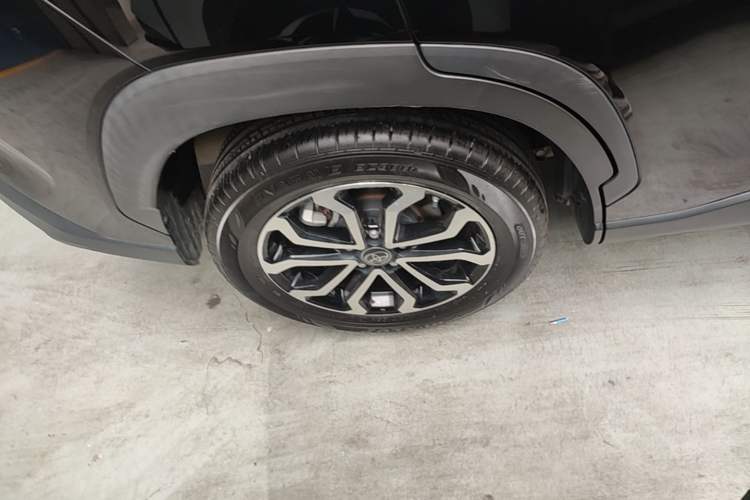 Used Toyota FRONTLANDER 2023 2.0L Smart Electric Hybrid Dual-Engine Deluxe Version Right Rear Wheel Hub