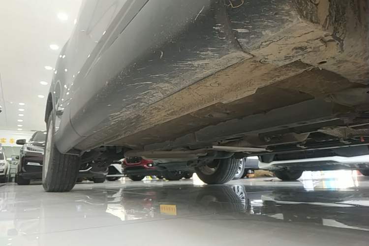 Used Toyota FRONTLANDER 2023 2.0L CVT Elite Edition Right Side Sill