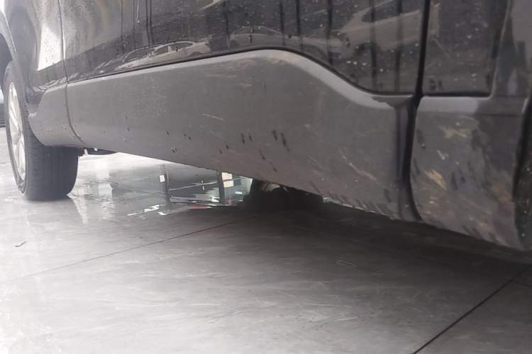 Used Toyota FRONTLANDER 2023 2.0L CVT Elite Edition Right Side Sill
