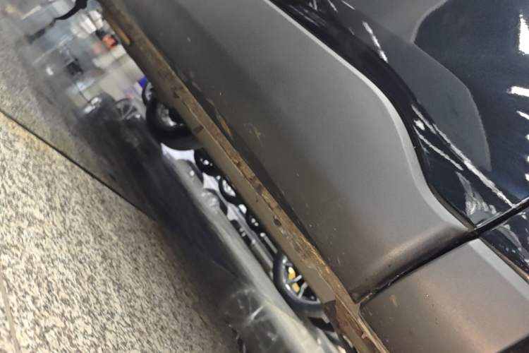 Used Toyota FRONTLANDER 2023 2.0L CVT Elite Edition Right Side Sill