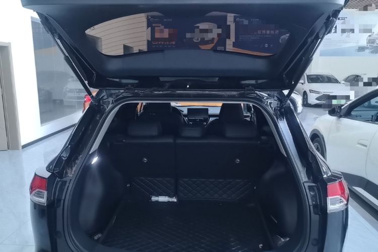 Used Toyota FRONTLANDER 2023 2.0L CVT Leading Edition Trunk