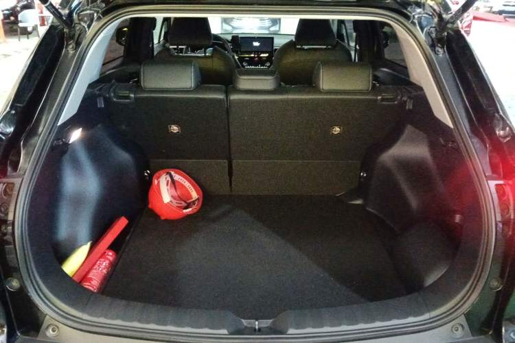 Used Toyota FRONTLANDER 2023 2.0L Smart Electric Hybrid Dual-Engine Luxury Edition Trunk