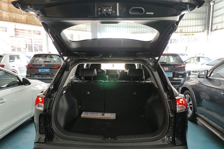 Used Toyota FRONTLANDER 2023 2.0L CVT Leading Edition Trunk