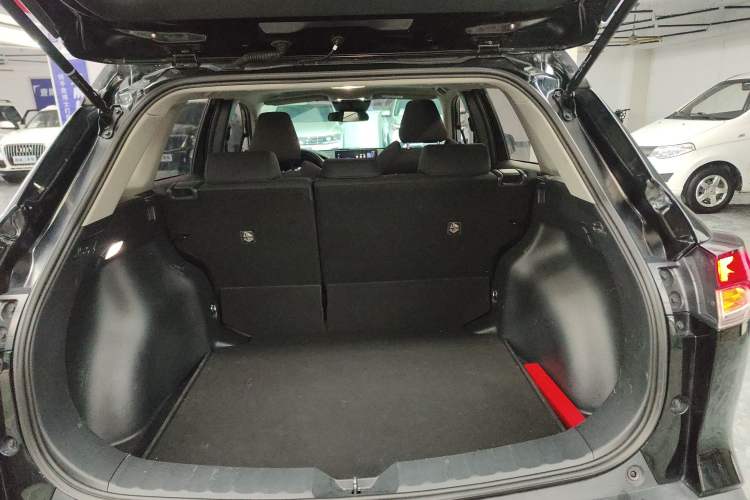Used Toyota FRONTLANDER 2023 2.0L CVT Leading Edition Trunk