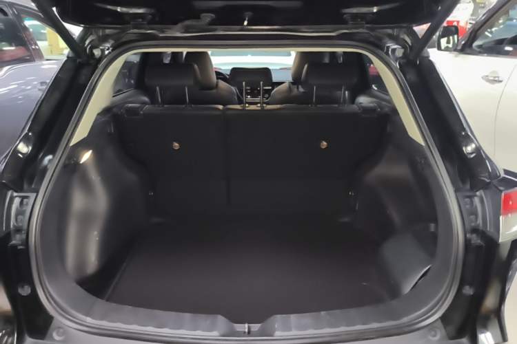 Used Toyota FRONTLANDER 2023 2.0L Smart Electric Hybrid Dual-Engine Luxury Edition Trunk