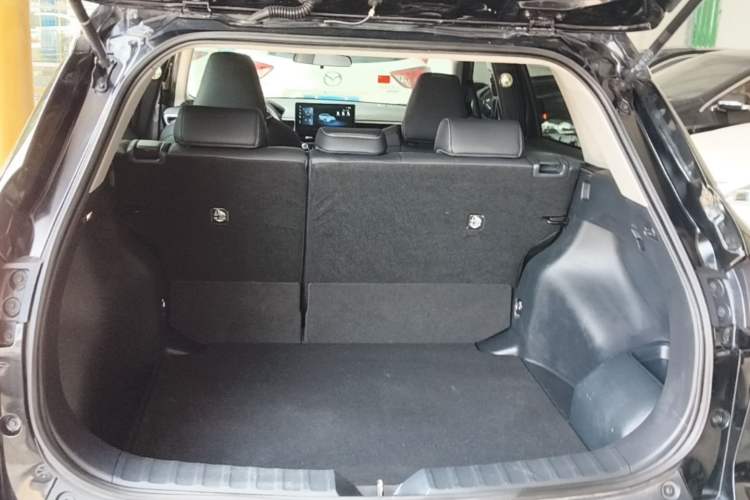 Used Toyota FRONTLANDER 2023 2.0L Smart Electric Hybrid Dual-Engine Luxury Edition Trunk