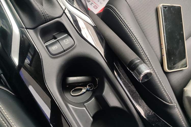 Used Toyota FRONTLANDER 2023 2.0L Smart Electric Hybrid Dual-Engine Deluxe Version Vehicle Key