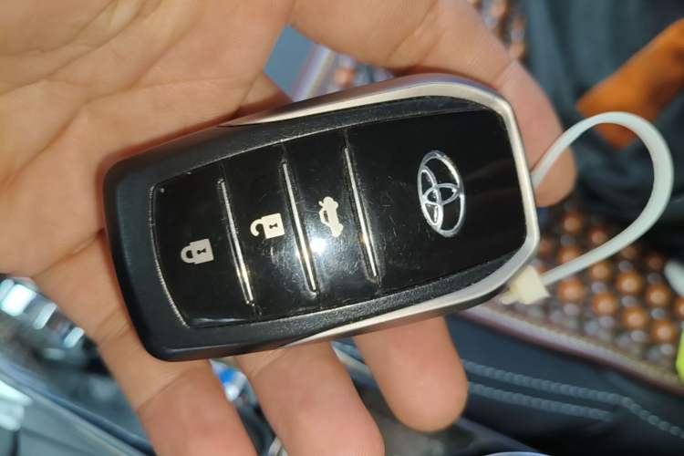 Used Toyota FRONTLANDER 2023 2.0L CVT Elite Edition Vehicle Key