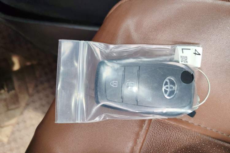 Used Toyota FRONTLANDER 2023 2.0L CVT Leading Edition Vehicle Key
