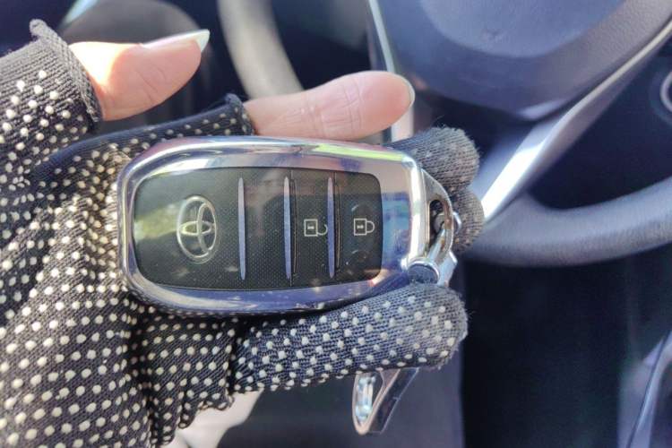 Used Toyota FRONTLANDER 2023 2.0L CVT Leading Edition Vehicle Key
