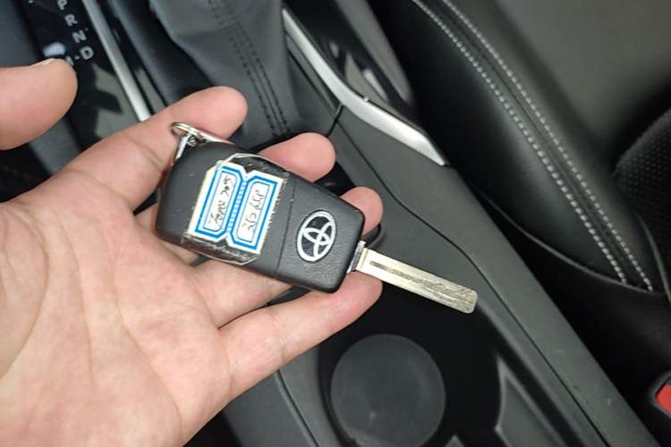 Used Toyota FRONTLANDER 2023 2.0L CVT Elite Edition Vehicle Key