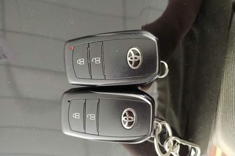 Used Toyota FRONTLANDER 2023 2.0L CVT Leading Edition Vehicle Key