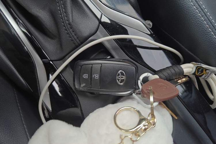 Used Toyota FRONTLANDER 2023 2.0L CVT Luxury Edition Vehicle Key