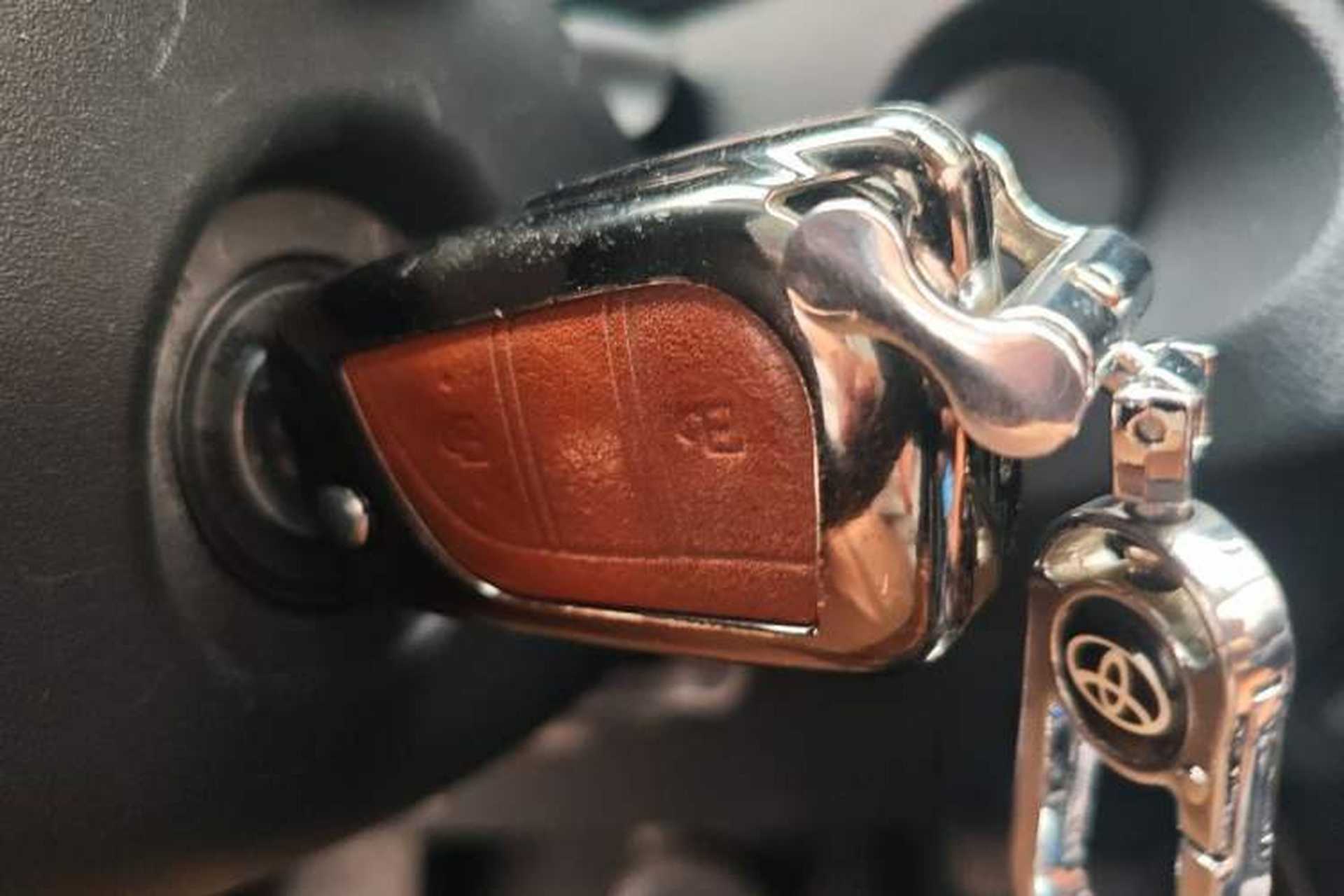Used Toyota FRONTLANDER 2023 2.0L CVT Elite Edition Vehicle Key