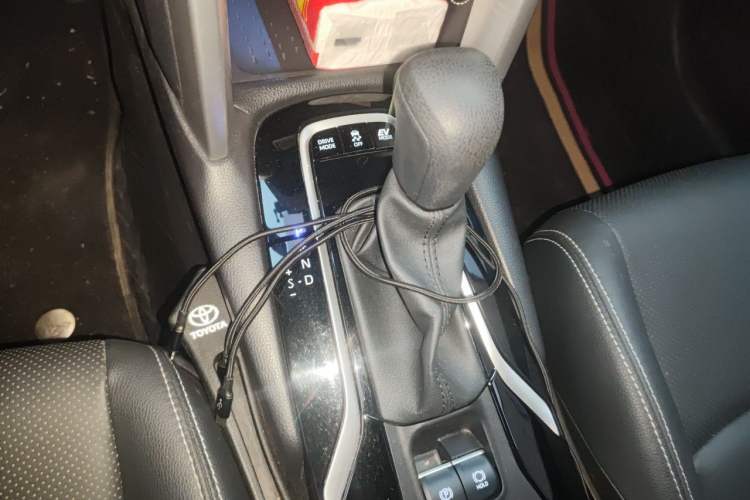 Used Toyota FRONTLANDER 2023 2.0L Smart Electric Hybrid Dual-Engine Luxury Edition Vehicle Key