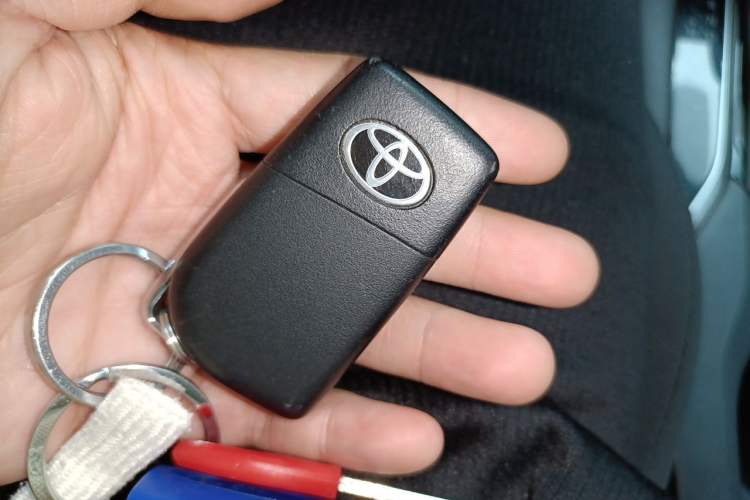 Used Toyota FRONTLANDER 2023 2.0L CVT Elite Edition Vehicle Key