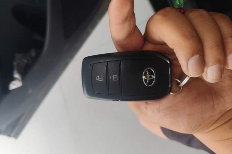 Used Toyota FRONTLANDER 2023 2.0L CVT Luxury Edition Vehicle Key