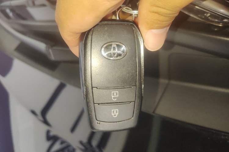 Used Toyota FRONTLANDER 2023 2.0L CVT Leading Edition Vehicle Key
