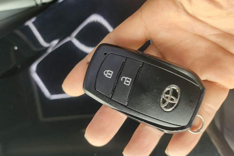 Used Toyota FRONTLANDER 2023 2.0L CVT Leading Edition Vehicle Key