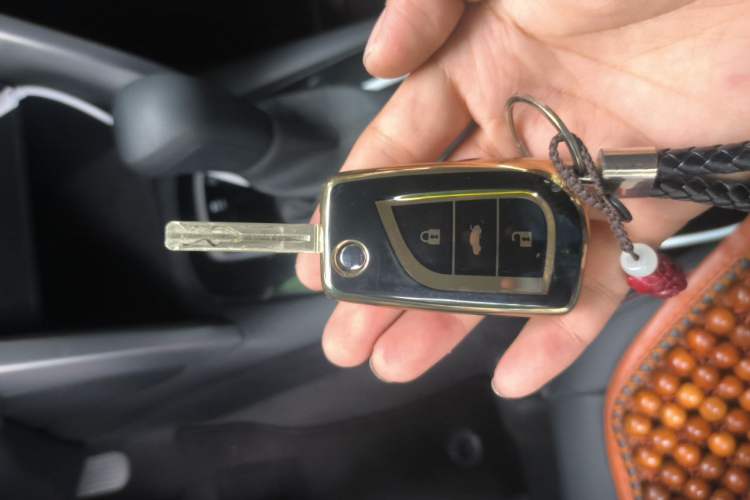 Used Toyota FRONTLANDER 2023 2.0L CVT Elite Edition Vehicle Key