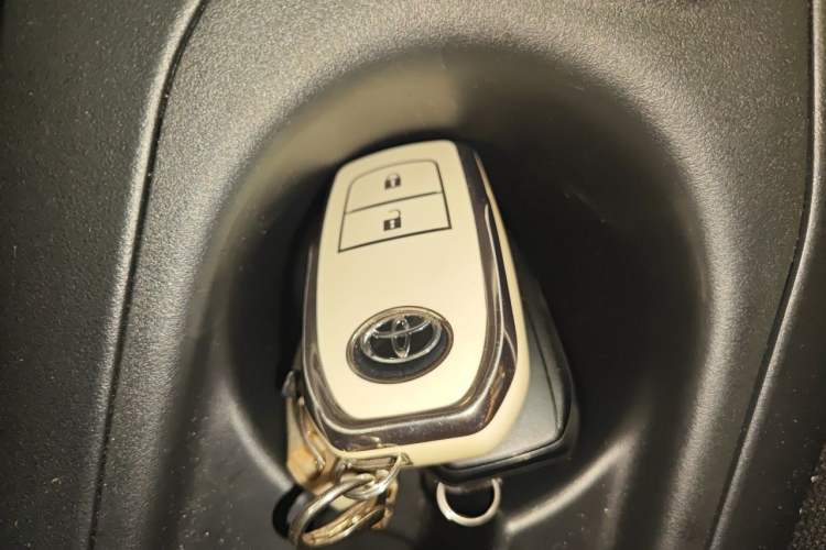 Used Toyota FRONTLANDER 2023 2.0L CVT Leading Edition Vehicle Key