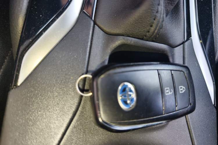 Used Toyota FRONTLANDER 2023 2.0L Smart Electric Hybrid Dual-Engine Leading Edition Vehicle Key