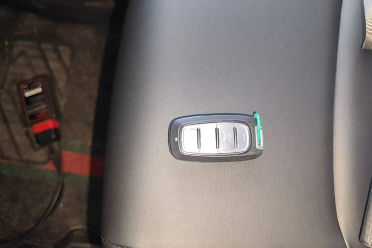 Used Toyota FRONTLANDER 2023 2.0L CVT Leading Edition Vehicle Key